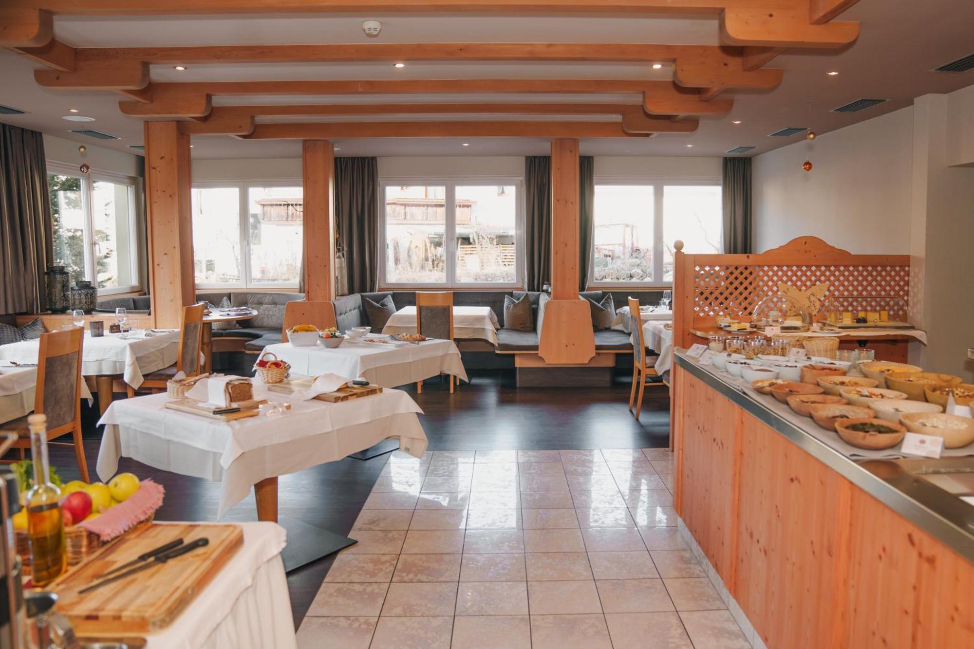 Saldur Small Active Hotel Sluderno Luaran gambar